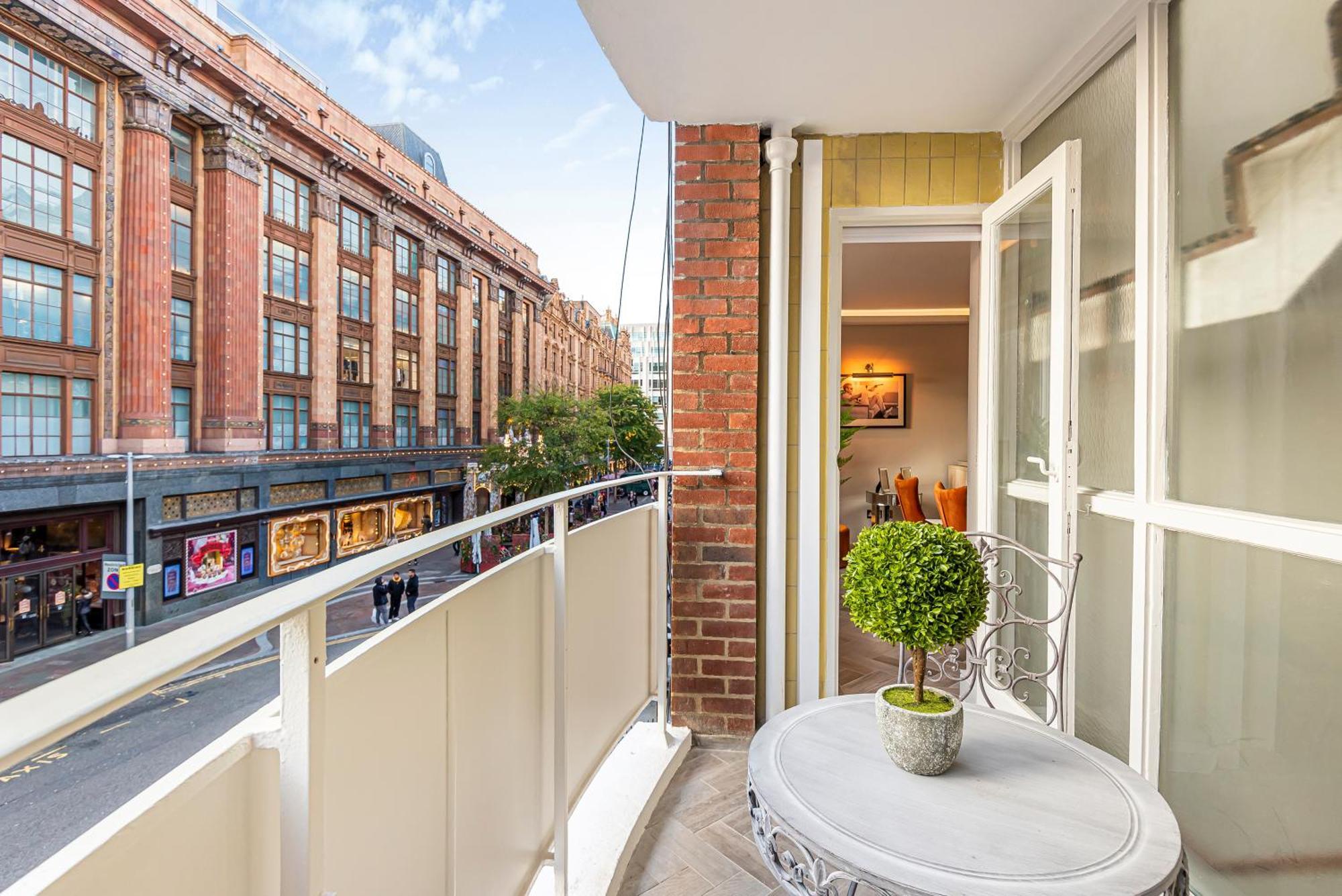 Apartamento Luxury Living In Knightsbridge Private Balcony View Of Harrods, 2Br2Ba With Ac *