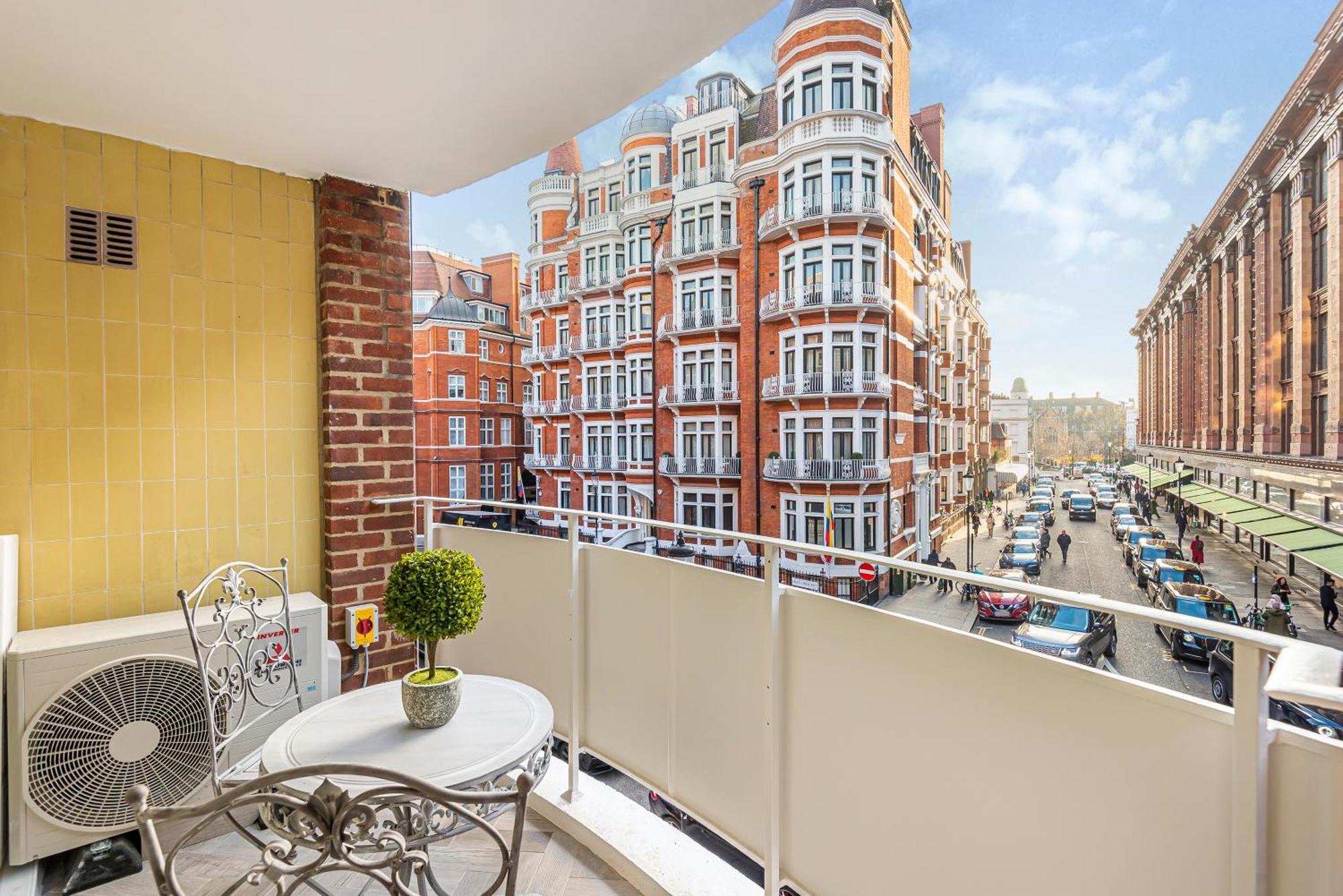 Apartamento Luxury Living In Knightsbridge Private Balcony View Of Harrods, 2Br2Ba With Ac Londres